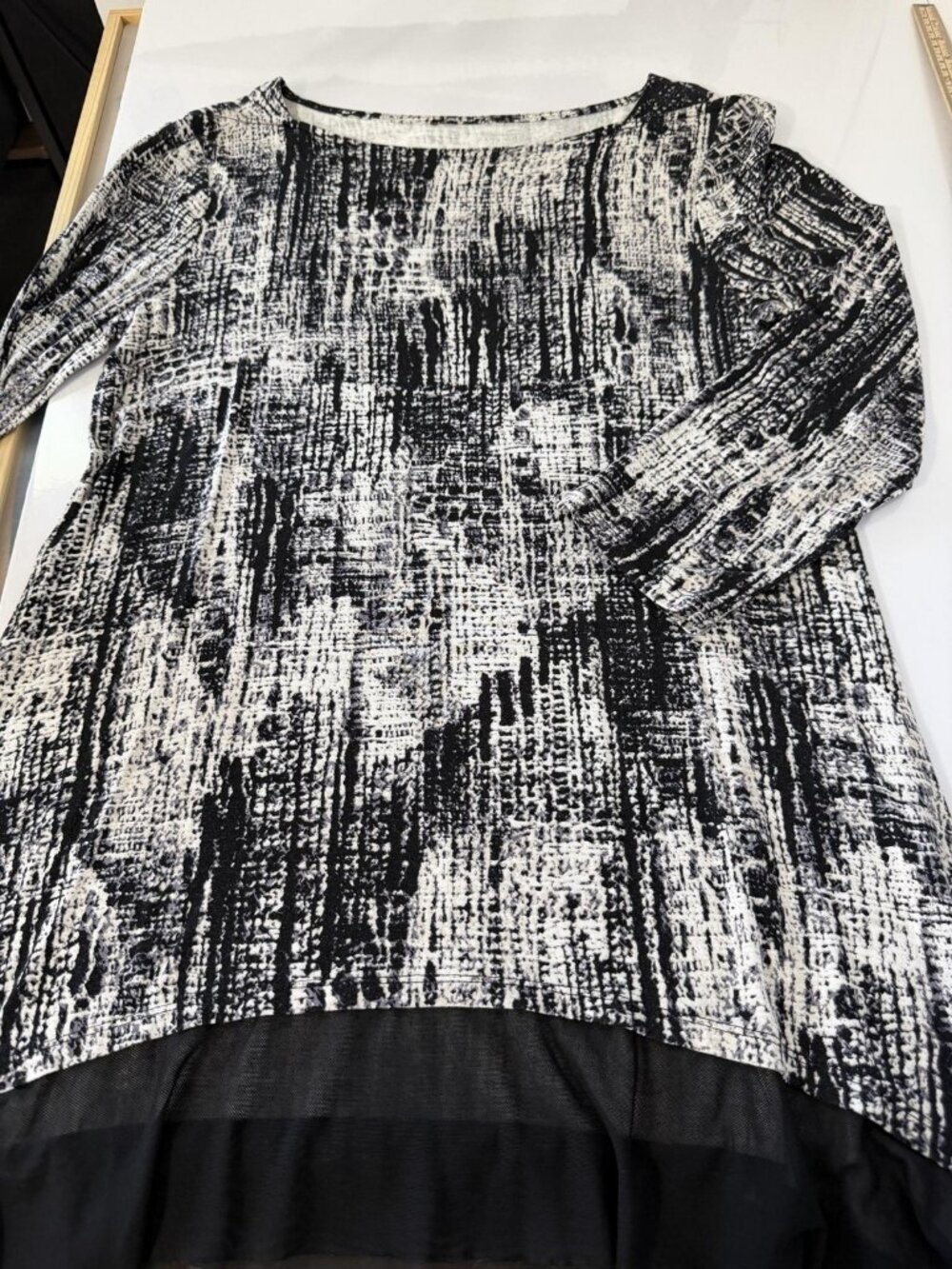 Top Womens Black Abstract Geometric Print 3/4 Sleeve High Low Mesh Tunic Blouse